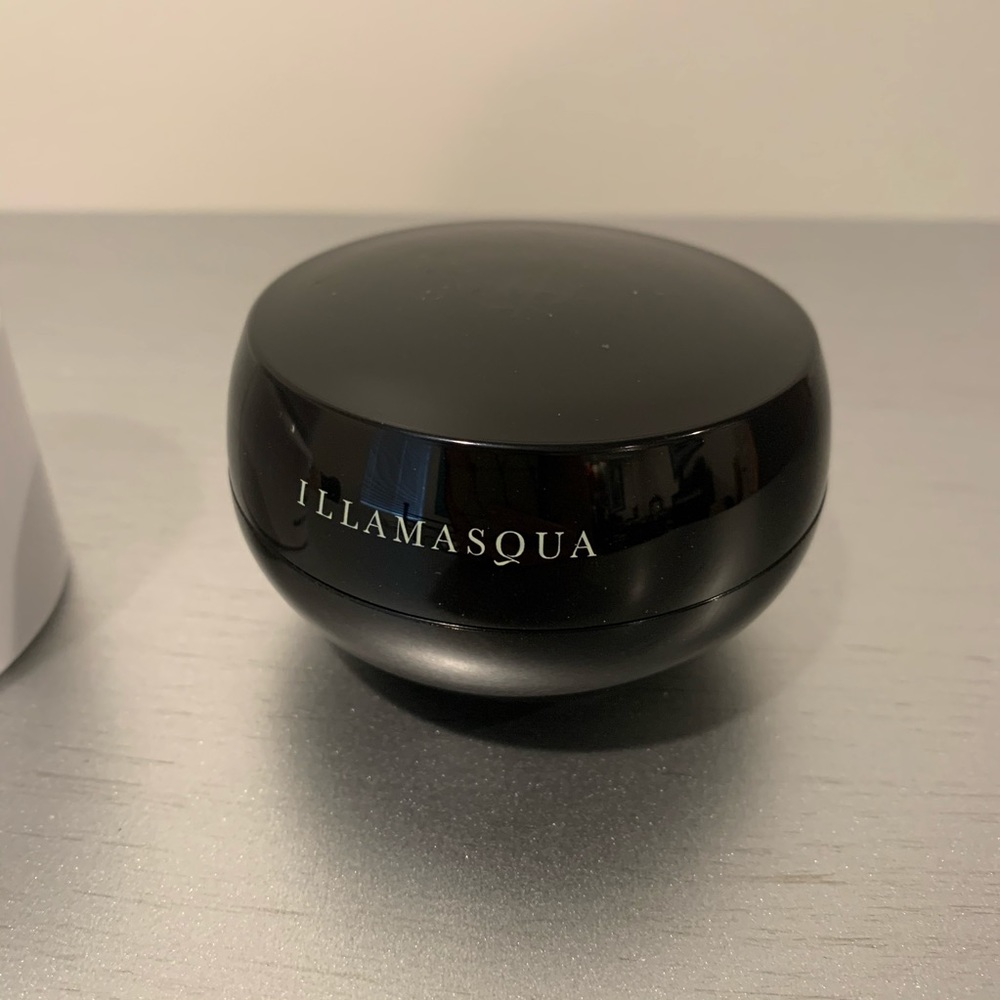 Illamasqua Hydra Veil face primer